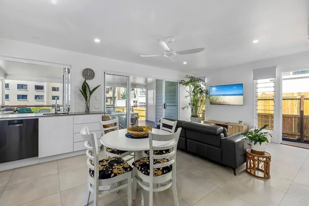 Luxury Coastal Retreat Apartment Coolum Beach Australia
