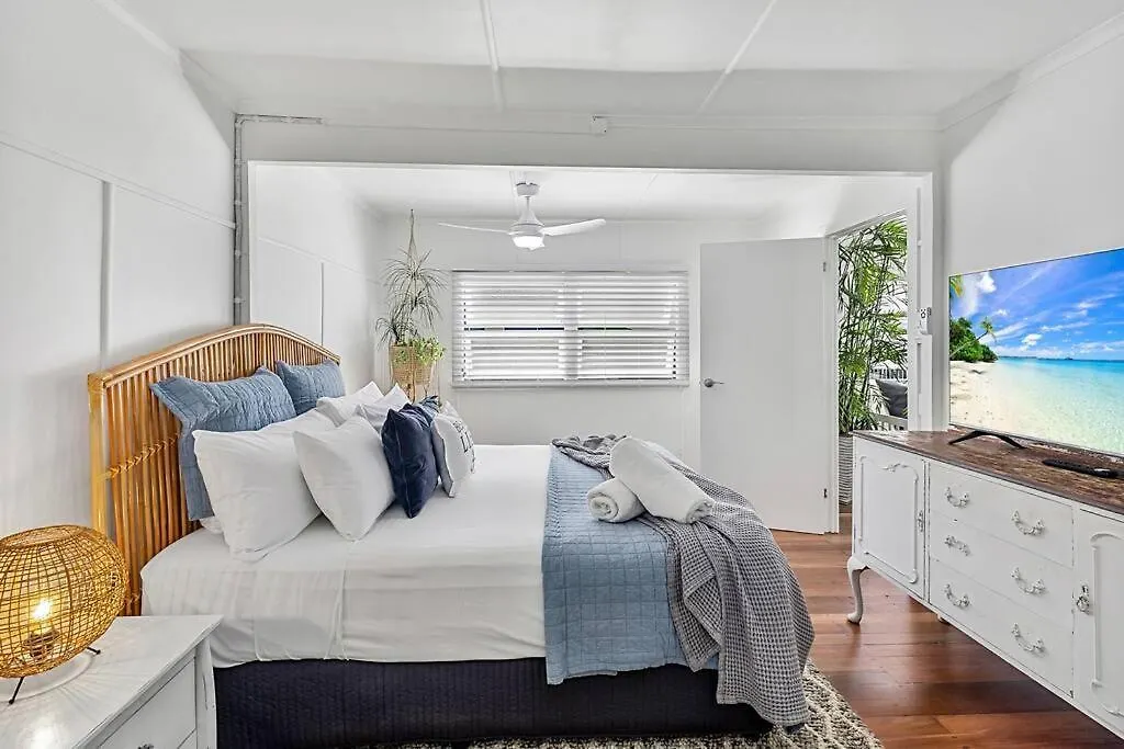 Luxury Coastal Retreat Apartment Coolum Beach 0*,  Australia